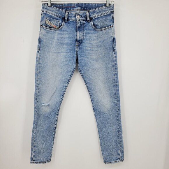 Diesel 2019 D Strukt Men's Mid Rise Skinny Light Wash Denim Jeans Size 30x30 - Picture 1 of 13